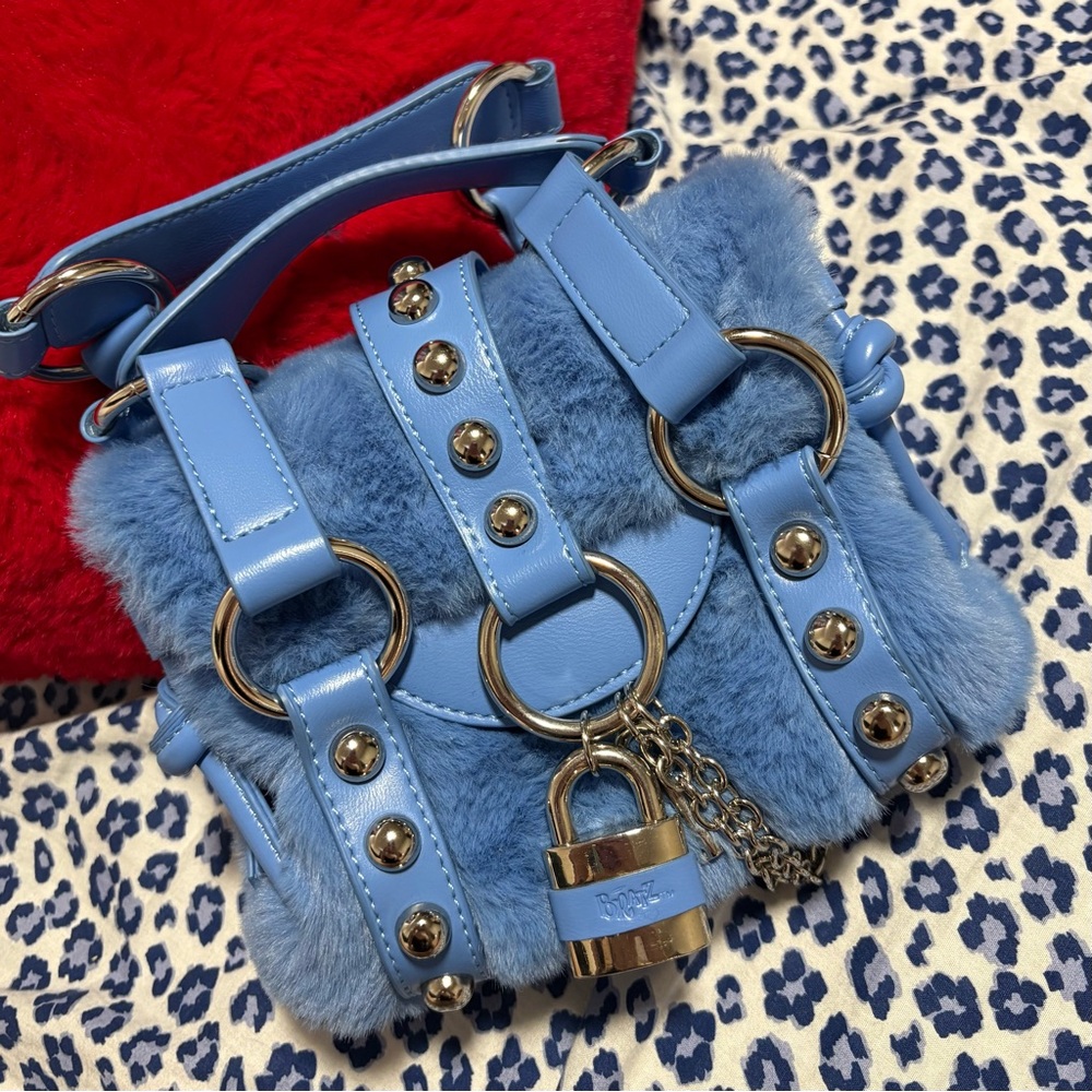Dolls Kill x Bratz Faux Fur Handbag - Picture 4 of 5